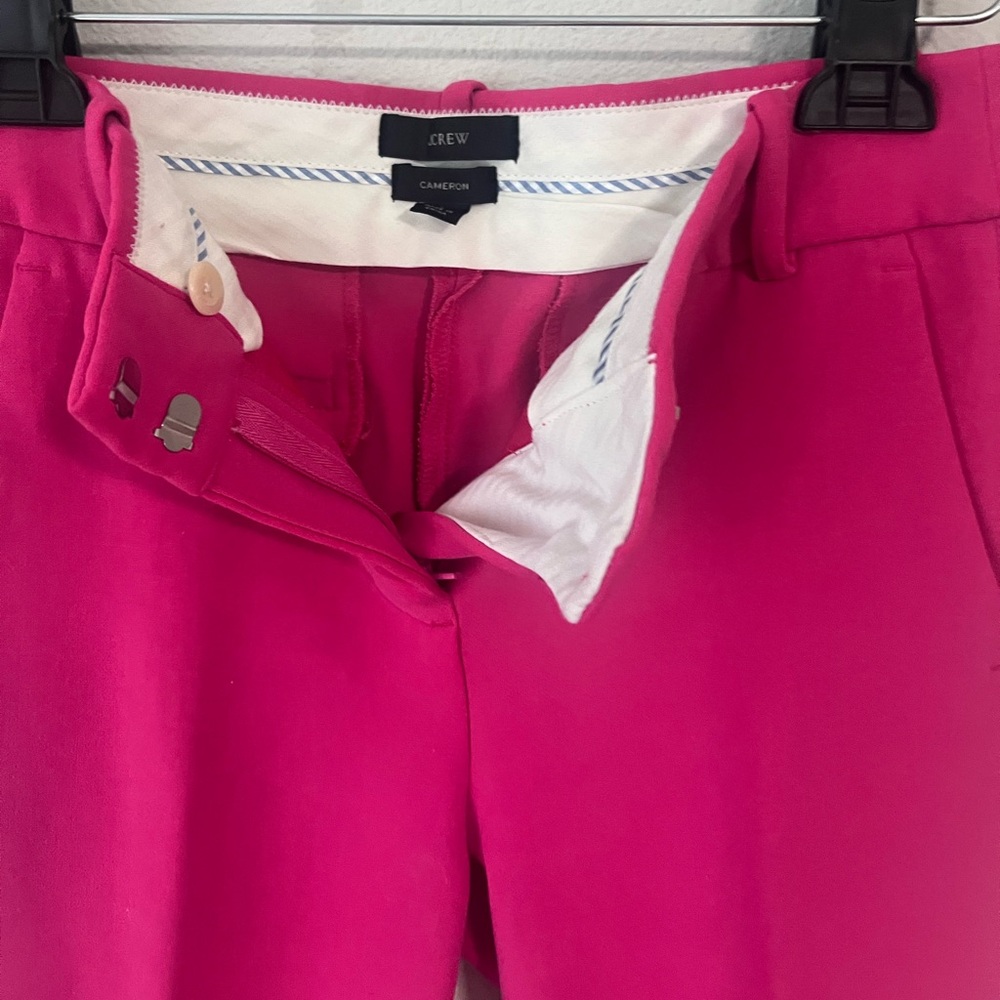 || J. CREW || PINK BARBIE CAPRI STRETCH PANT || - Picture 3 of 4